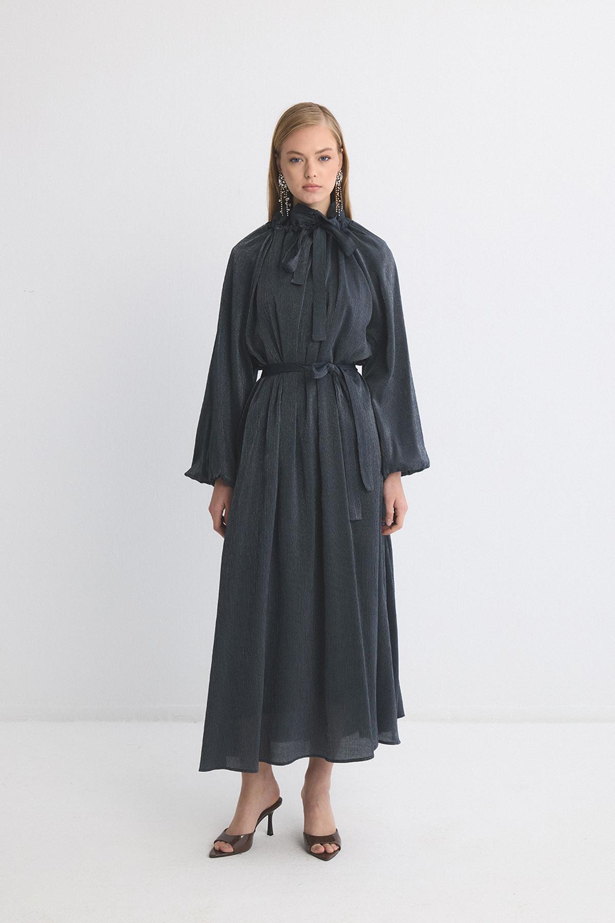 Robe à paillettes ample et modeste