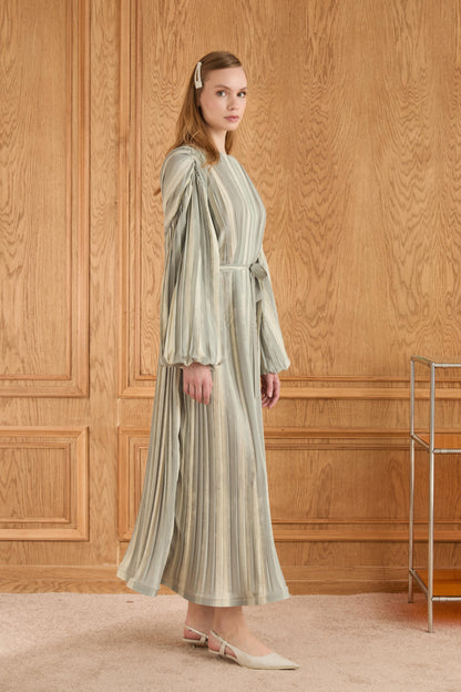 Robe longue plissée